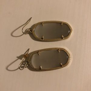 Kendra Scott Dani gold and grey drop earrings